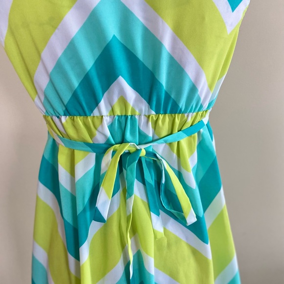 •Tacera Maternity•zig zag maternity blouse - Picture 2 of 6